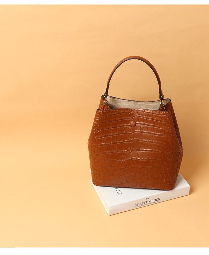 Spring and Autumn New Bucket Bag for Women, European and American Fashion Trend, Retro Personality Handbag, Single Shoulder Crossbody Bag for Ladies