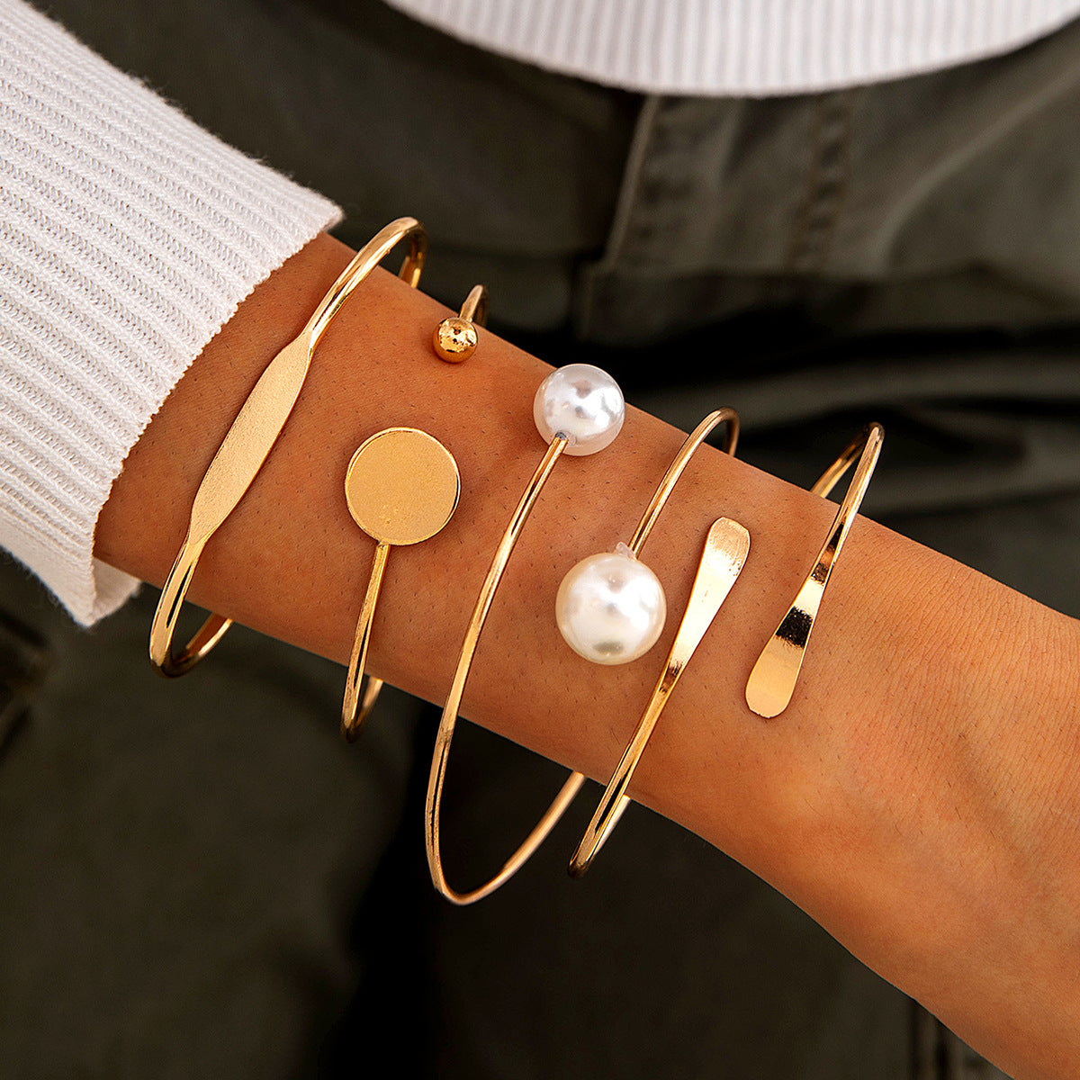 European and American Ornament Stackable Round Imitation Pearl Smooth Open Bracelet Fashion Jewelry Bracelet Wholesale