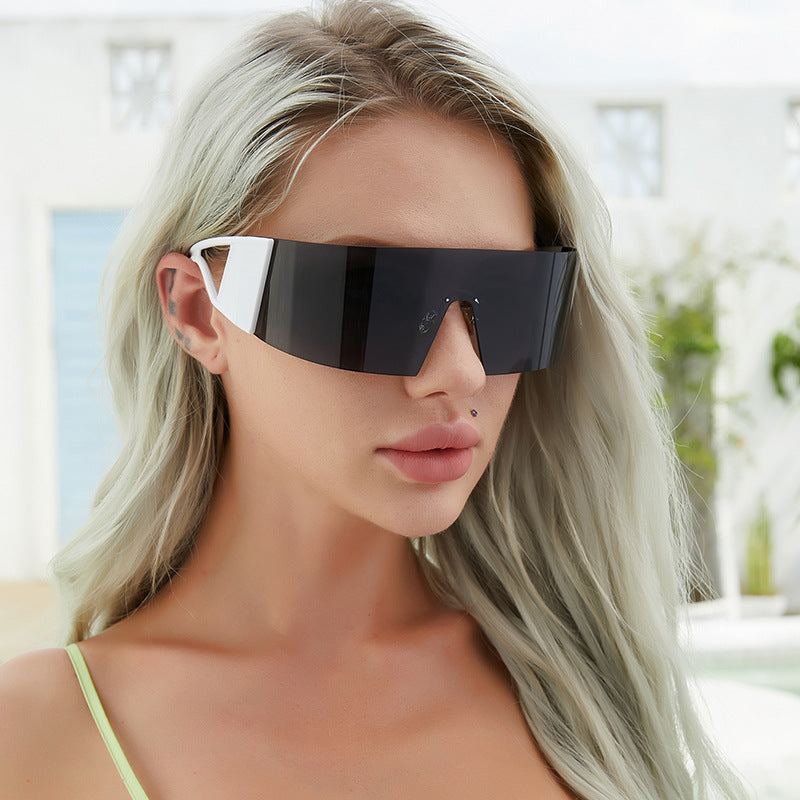 Outdoor Sports Cycling Glasses for Women, Colorful Integrated Windproof Sunglasses, Trendy European and American Style, Large Frame Sunshade and Sun Protection Sunglasses