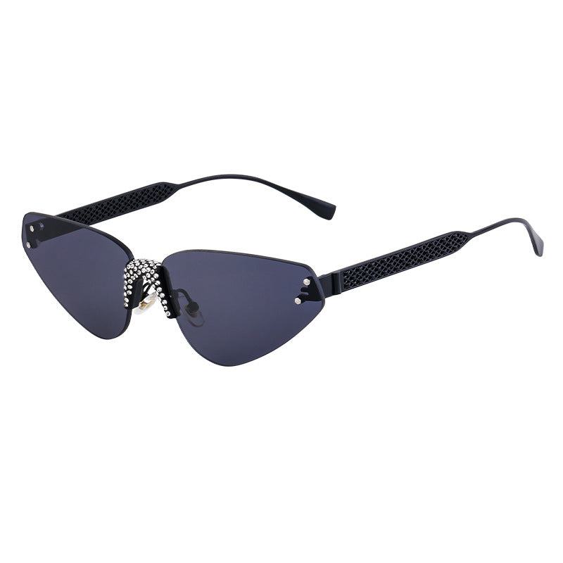 New European and American Fashion Frameless Sunglasses with Rhinestones for Women Outdoor Street Style Sunglasses Women Sun Protection Wholesale shades