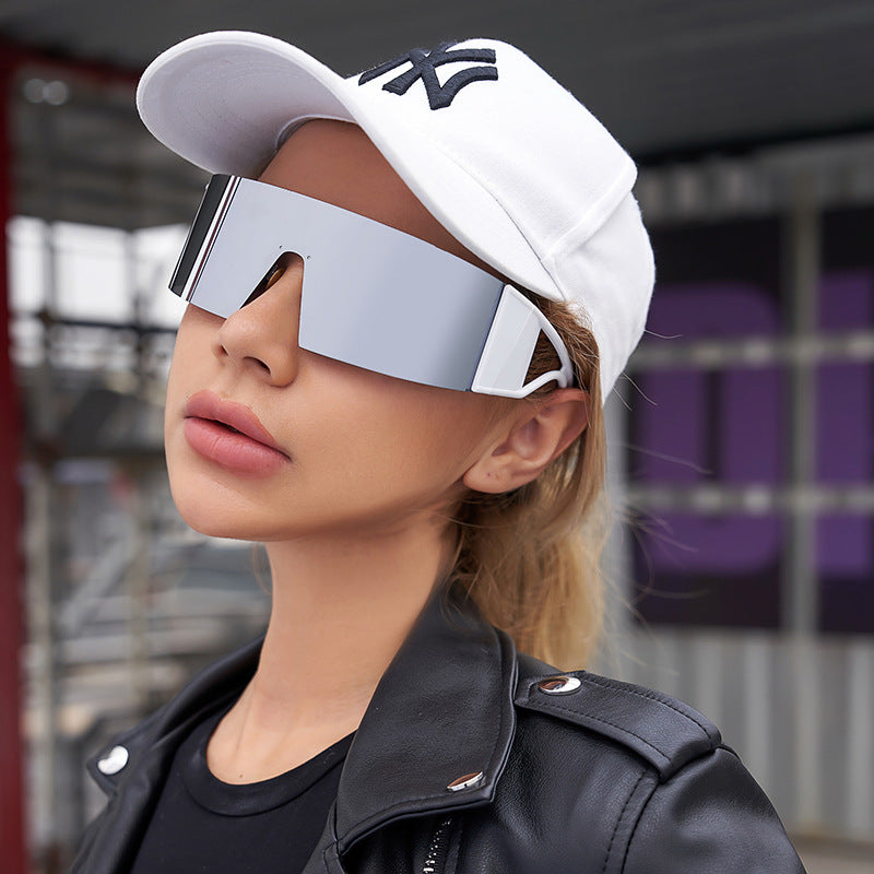 Outdoor Sports Cycling Glasses for Women, Colorful Integrated Windproof Sunglasses, Trendy European and American Style, Large Frame Sunshade and Sun Protection Sunglasses