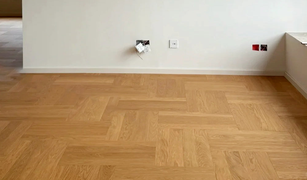 14mm Engineered Oak Wood Flooring Multi-layer Construction for Superior Stability Customizable for Interior Decoration Solutions