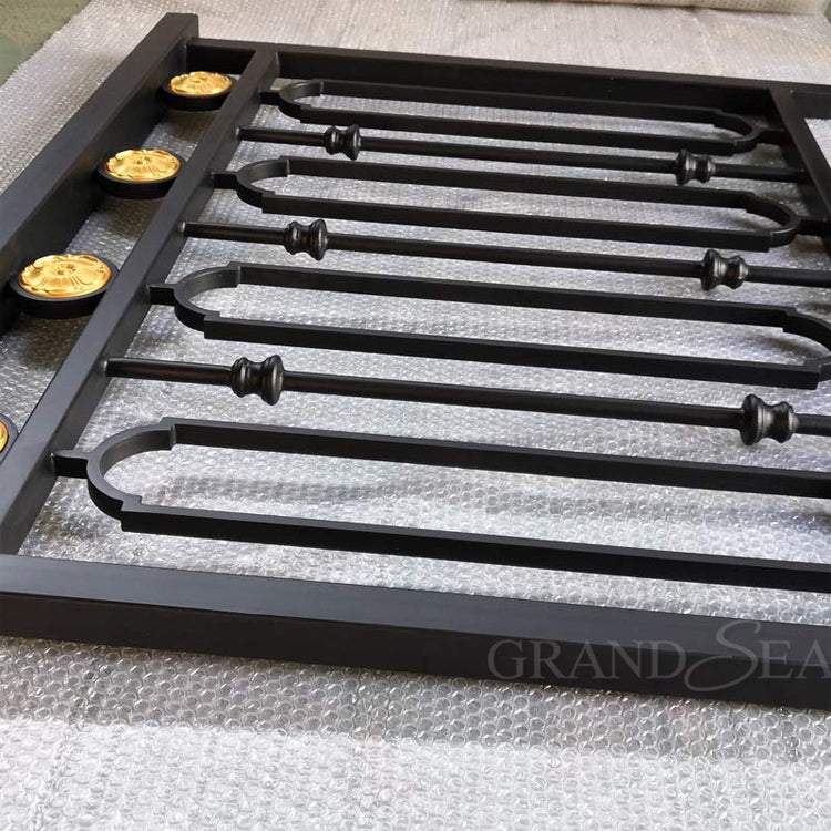Beautiful Style Modern Aluminum Balustrade for Villa Residential Use with 12mm Tempered Glass