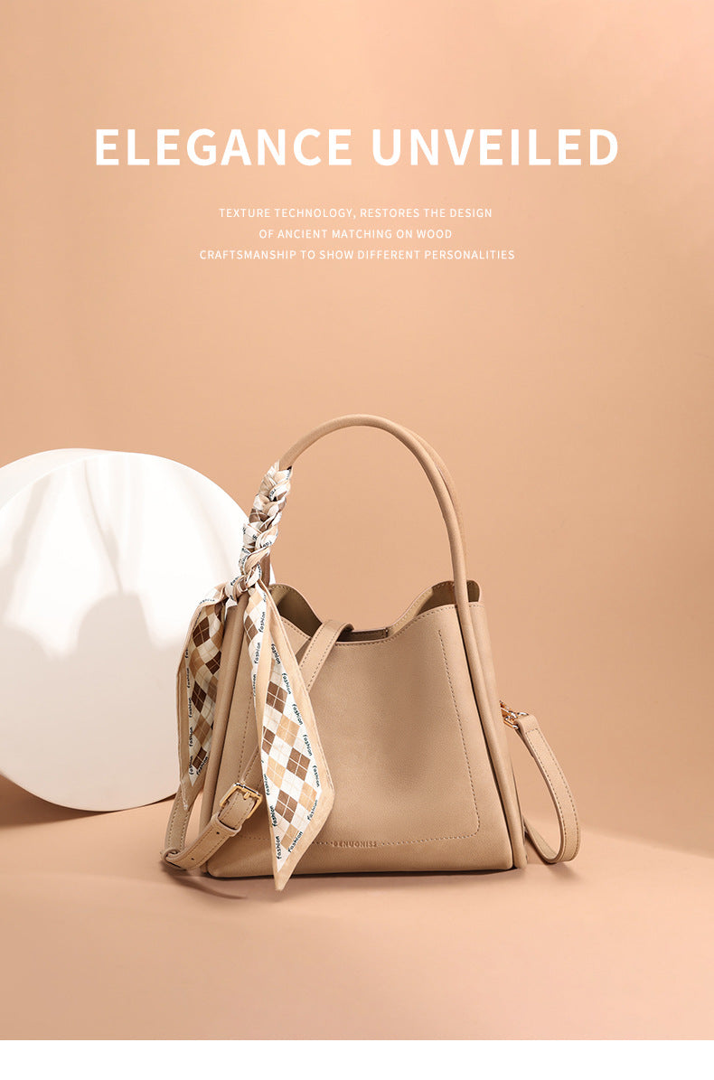 European and American New Bucket Bag Versatile Handbag Large Capacity Showy Basket Bag Women's Fashion Light Luxury Single Shoulder Crossbody Bag