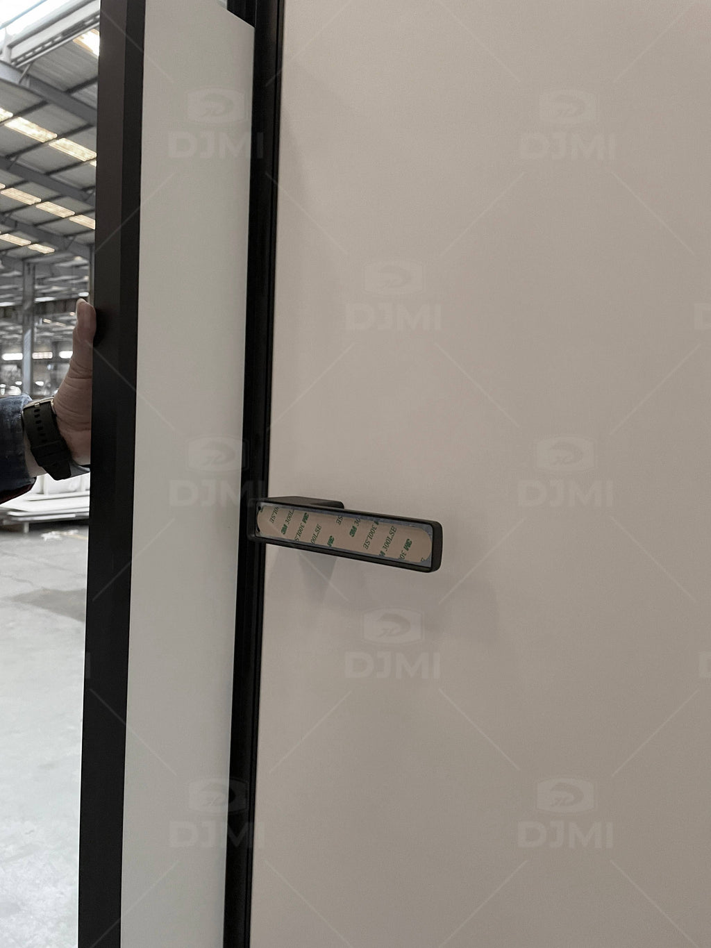 China Top Manufacturers Custom Aluminum Frame HPL/Melamine Surface Internal Hidden Wood Door with Silent Lock for House Interior