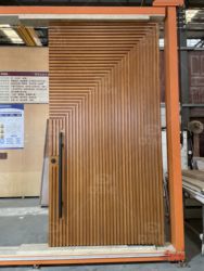Luxurious Extra Large Size Irregular Flowing Design Residential Modern Exterior Main Entry Solid Wooden Front Door for Houses
