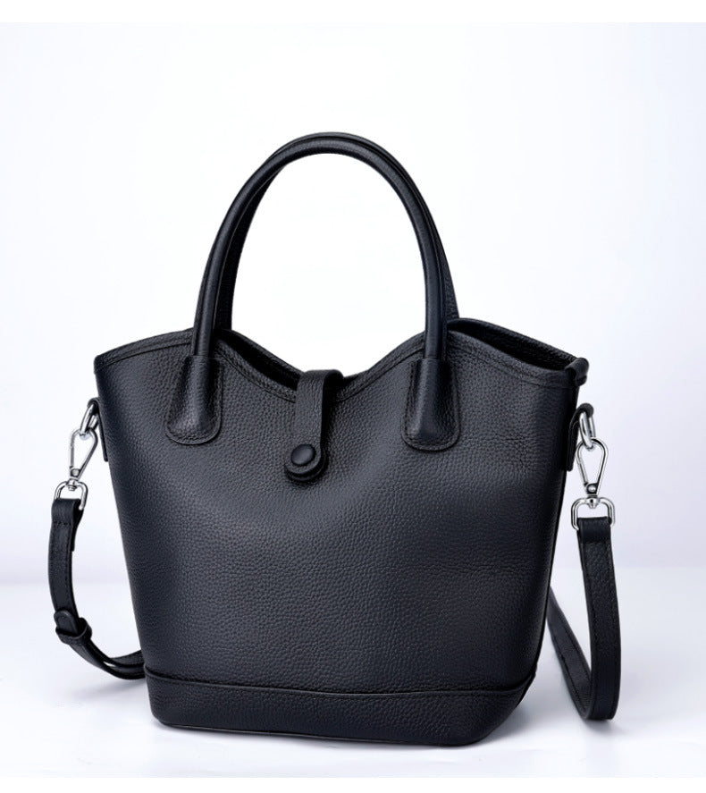 European and American Style Single Shoulder Handbag Fashion Women's Bag Light Luxury Crossbody Bag Women's Niche Versatile Large Capacity Tote Bag Genuine Leather
