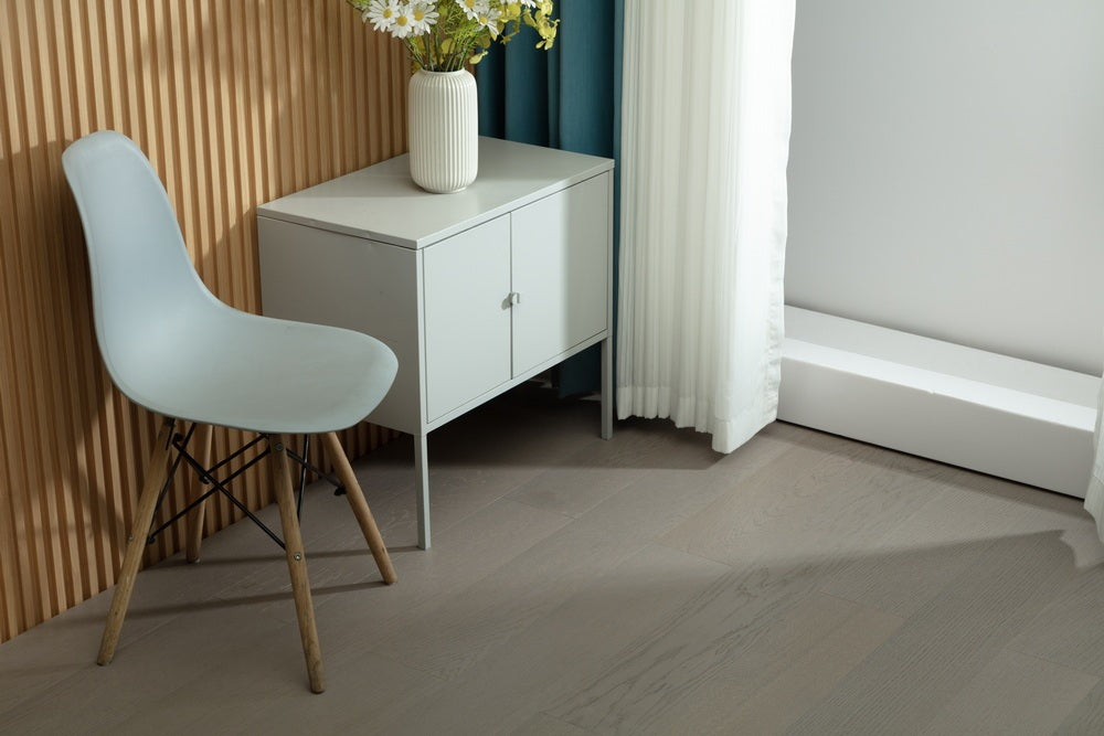 SK 1203 Full Birch Multi-layer Core Solid Wood Oak Veneer 1.2mm Skid-resistant Lock Joint Engineered Flooring