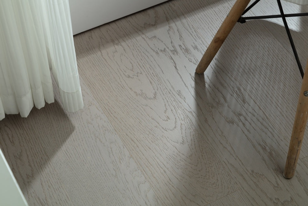 SK 1203 Full Birch Multi-layer Core Solid Wood Oak Veneer 1.2mm Skid-resistant Lock Joint Engineered Flooring