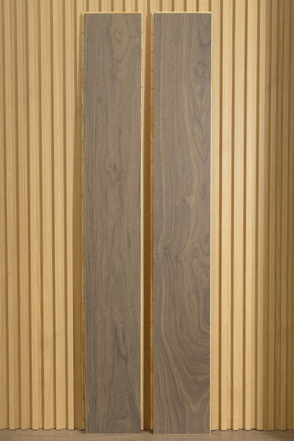 SK 1205 Full Birch Multi-layer Core Solid Wood Black Walnut Veneer 1.2mm Skid-resistant Lock Joint Engineered Flooring