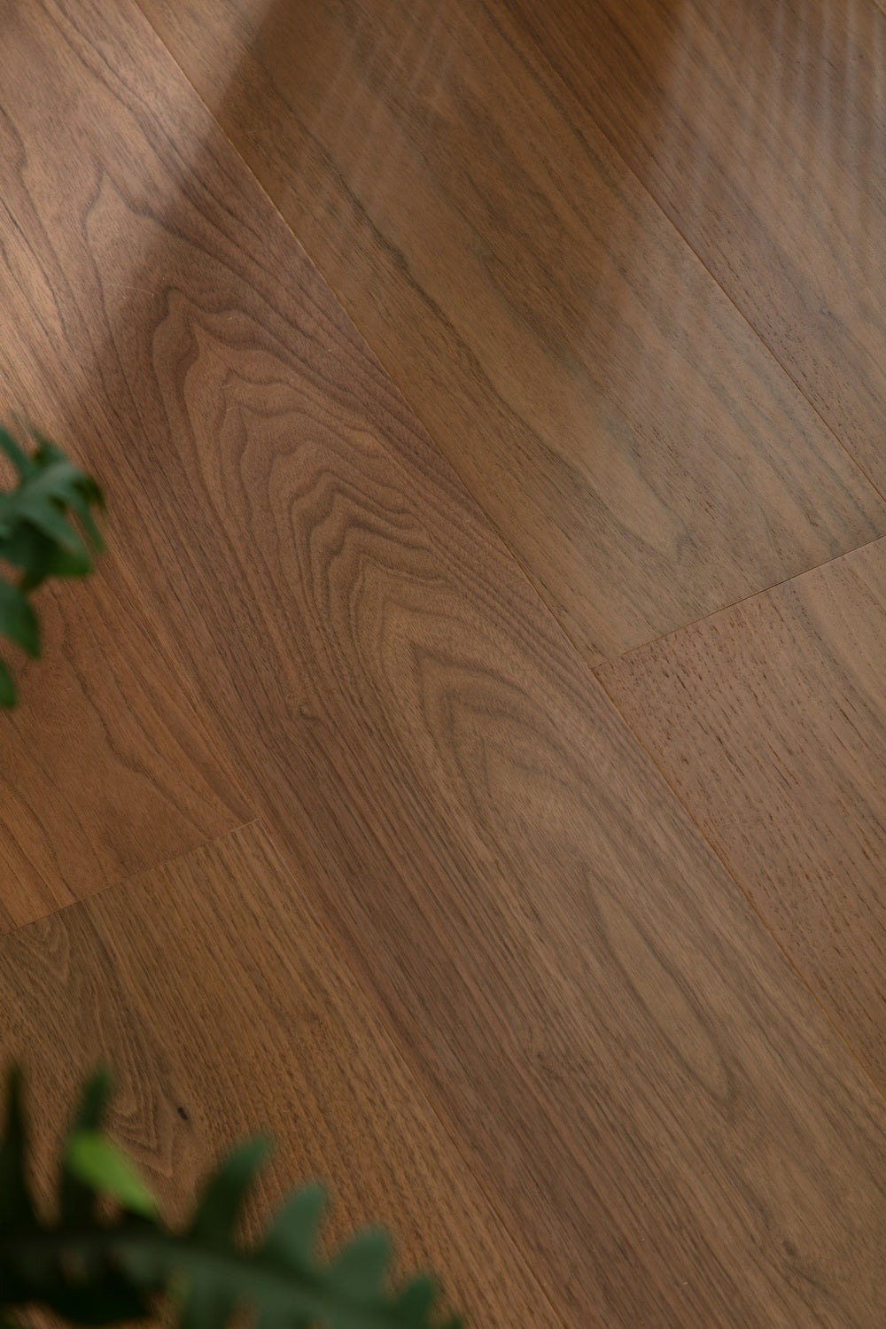 SK 1206 Full Birch Multi-layer Core Solid Wood Black Walnut Veneer 1.2mm Skid-resistant Lock Joint Engineered Flooring