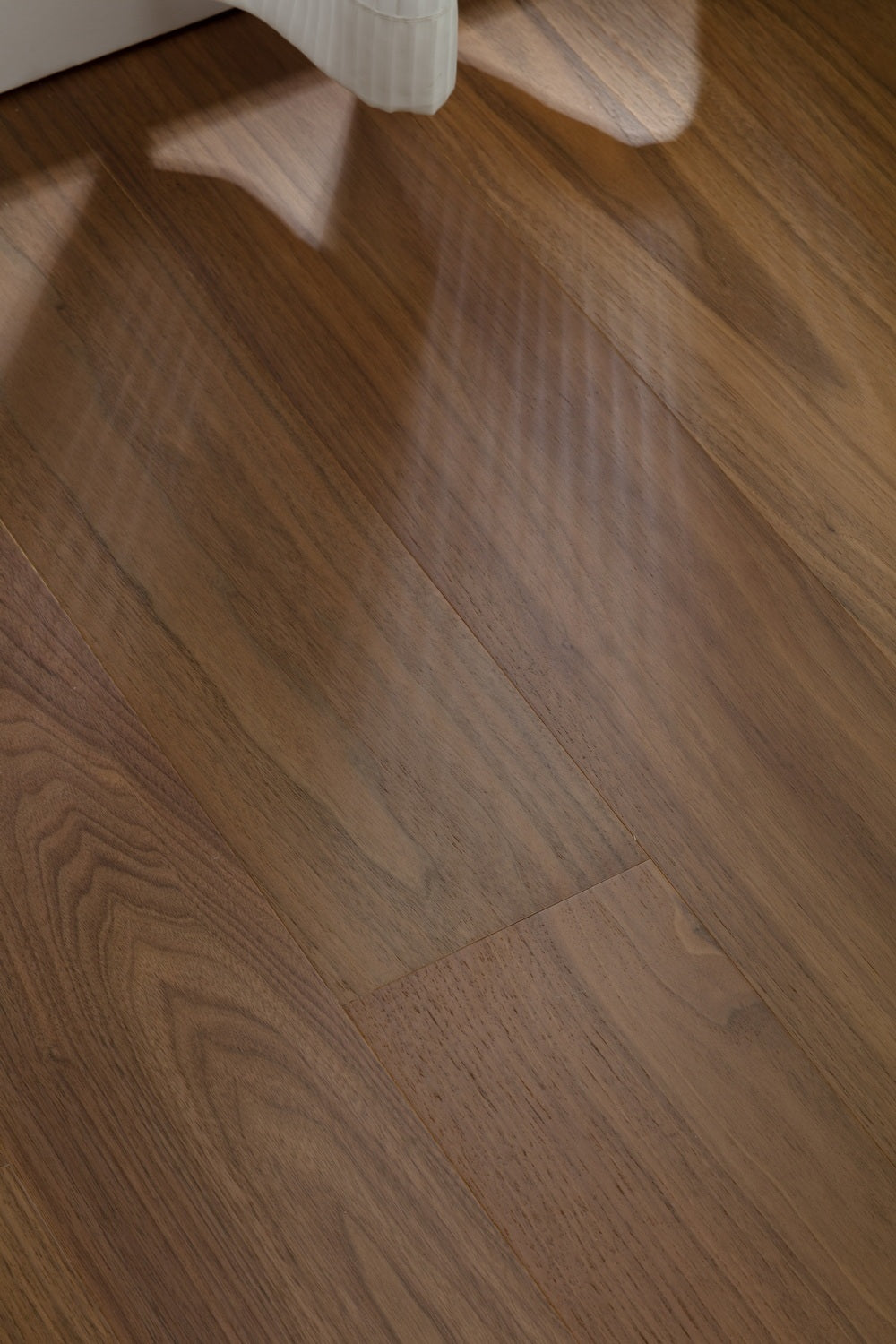 SK 1206 Full Birch Multi-layer Core Solid Wood Black Walnut Veneer 1.2mm Skid-resistant Lock Joint Engineered Flooring