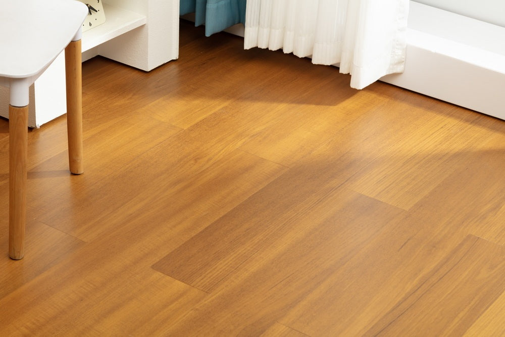 SK 1208 Full Birch Multi-layer Core Solid Wood Teak Veneer 1.2mm Skid-resistant Lock Joint Engineered Flooring