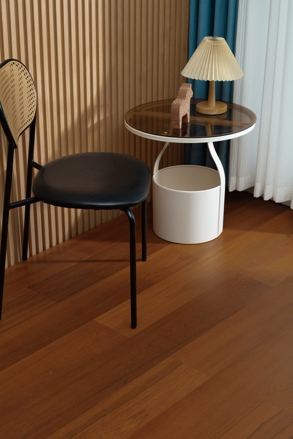 SK 1209 Full Birch Multi-layer Core Solid Wood Teak Veneer 1.2mm Skid-resistant Lock Joint Engineered Flooring