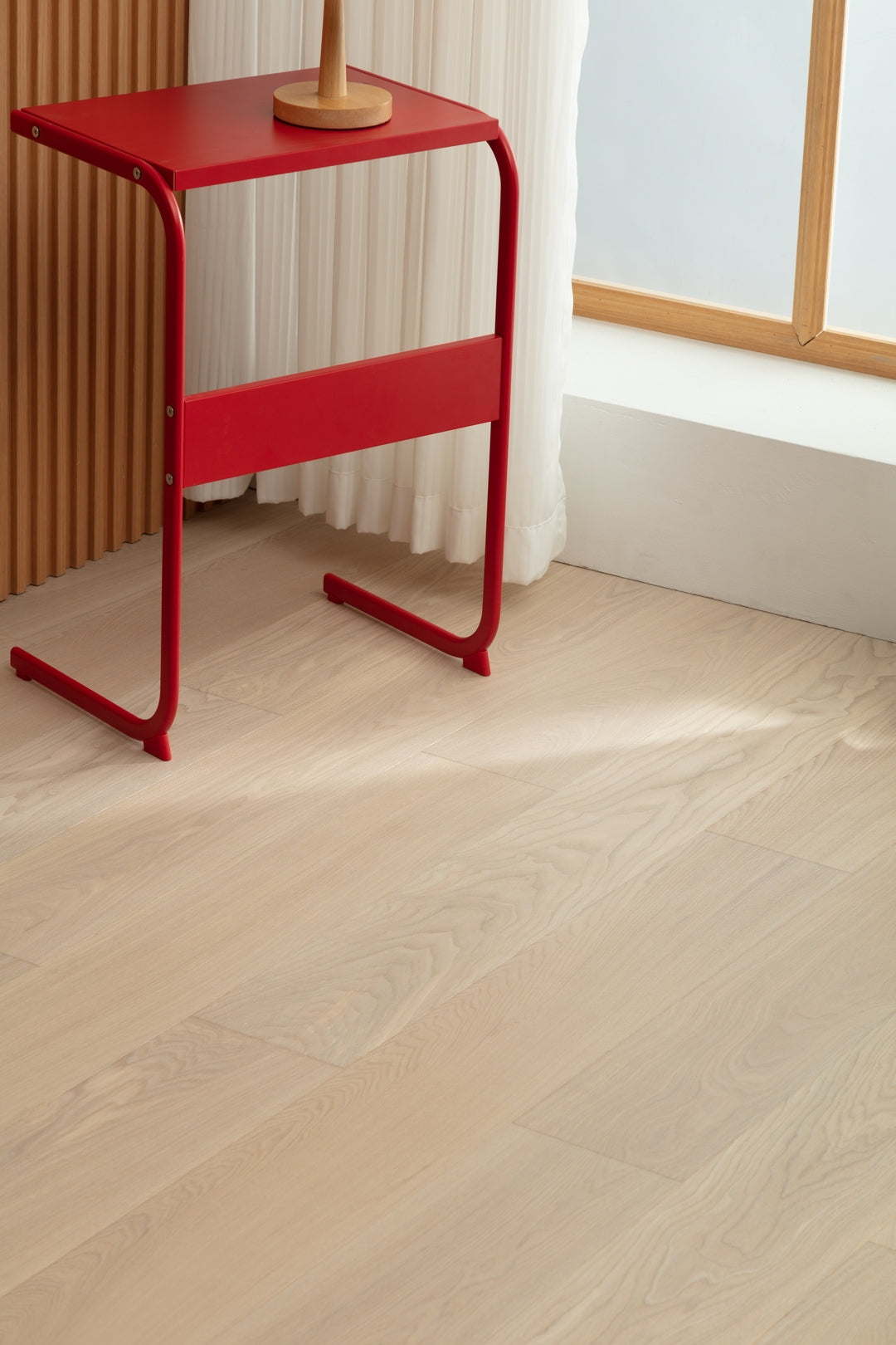 SC1210 New 3-layer Core Solid Wood European Oak Veneer 1.2mm Skid-resistant Click lock Joint Engineered Flooring