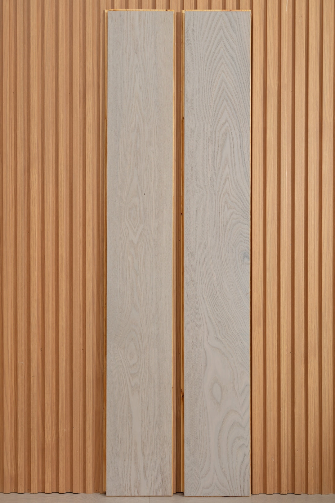 SC1211 New 3-layer Core Solid Wood European Oak Veneer 1.2mm Skid-resistant Click lock Joint Engineered Flooring