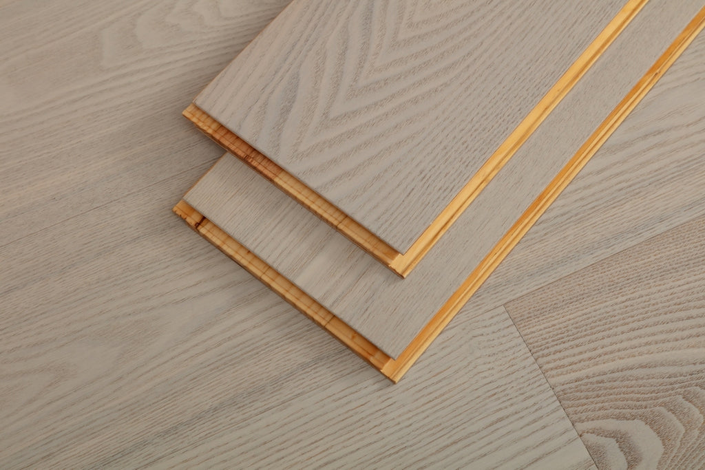 SC1211 New 3-layer Core Solid Wood European Oak Veneer 1.2mm Skid-resistant Click lock Joint Engineered Flooring