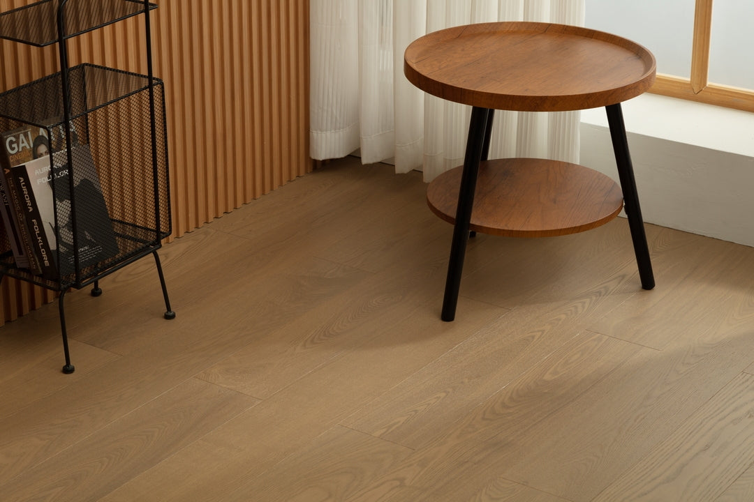 SC1212 New 3-layer Core Solid Wood European Oak Veneer 1.2mm Skid-resistant Click lock Joint Engineered Flooring