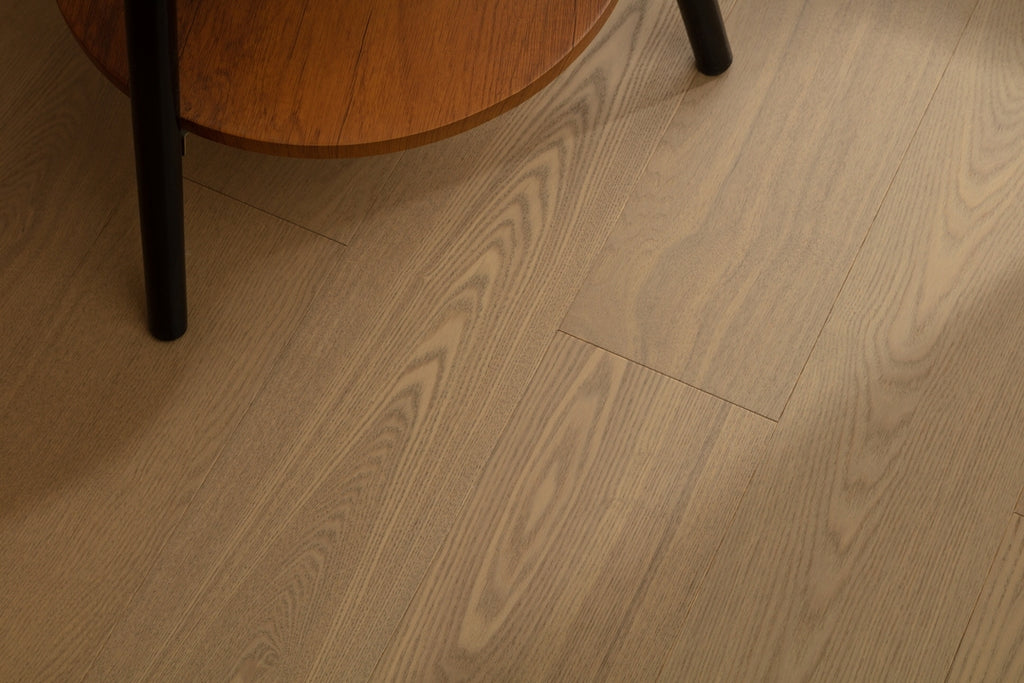 SC1212 New 3-layer Core Solid Wood European Oak Veneer 1.2mm Skid-resistant Click lock Joint Engineered Flooring