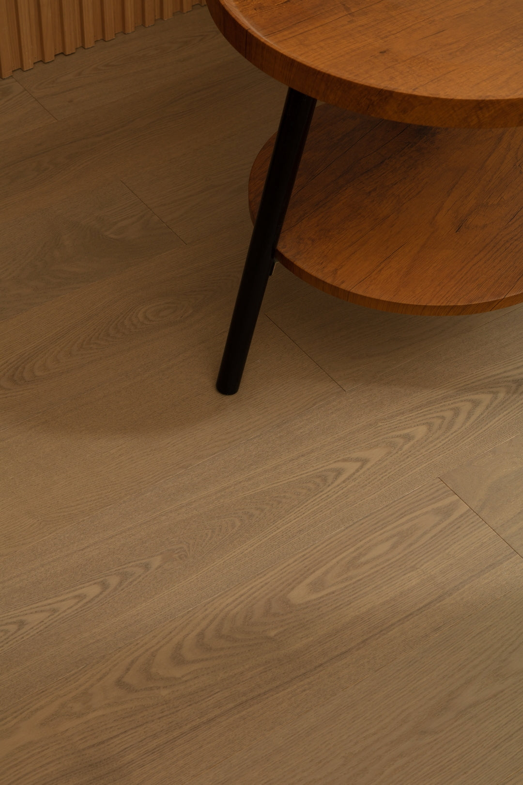 SC1212 New 3-layer Core Solid Wood European Oak Veneer 1.2mm Skid-resistant Click lock Joint Engineered Flooring