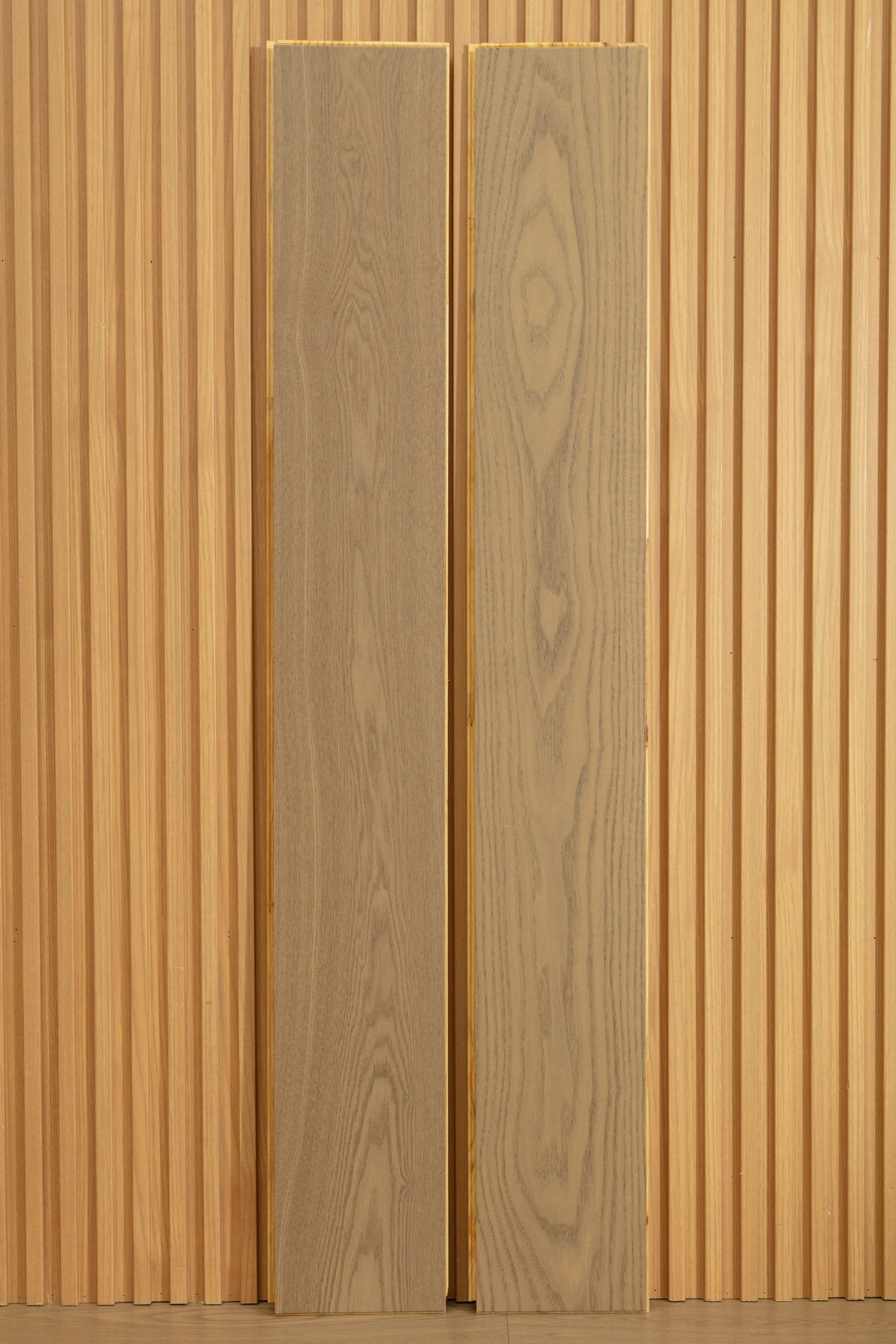 SC1212 New 3-layer Core Solid Wood European Oak Veneer 1.2mm Skid-resistant Click lock Joint Engineered Flooring