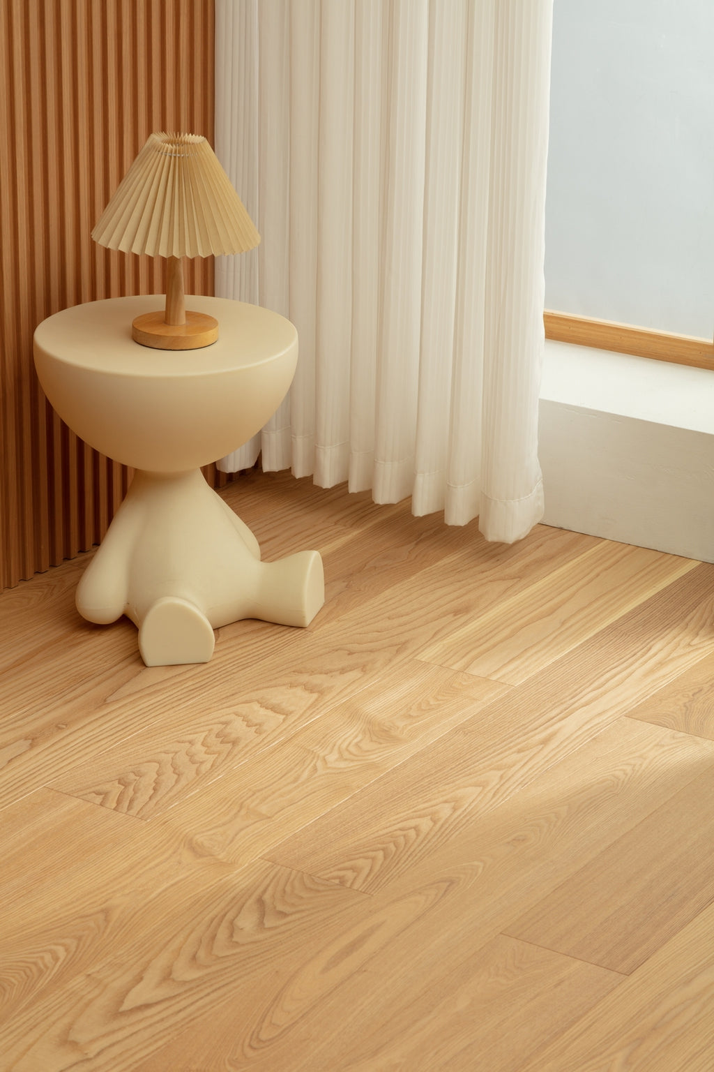 SC1213 New 3-layer Core Solid Wood European Oak Veneer 1.2mm Skid-resistant Click lock Joint Engineered Flooring