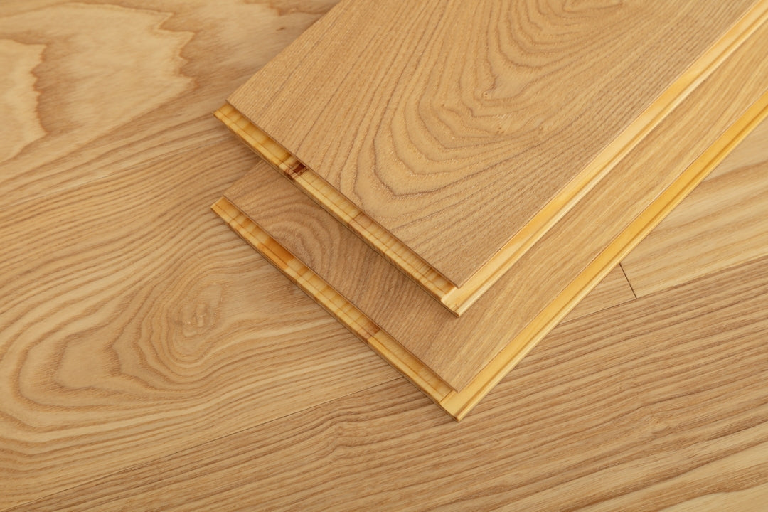 SC1213 New 3-layer Core Solid Wood European Oak Veneer 1.2mm Skid-resistant Click lock Joint Engineered Flooring