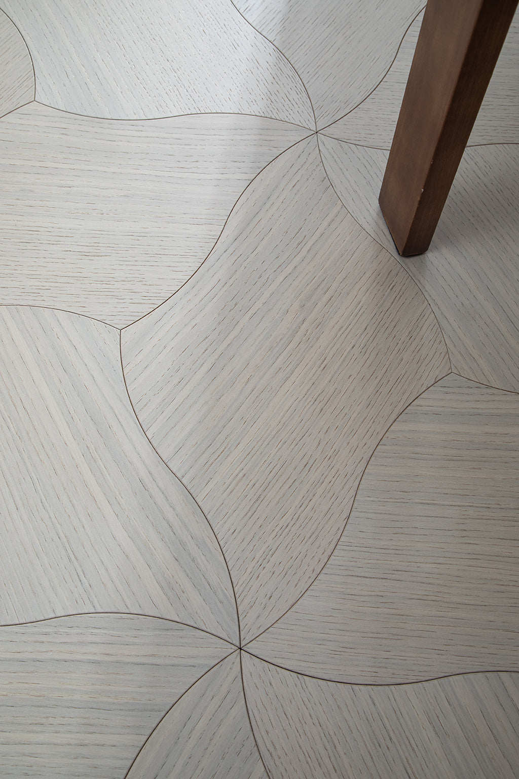 YXPX01 Quatrefoil Contour Art Parquet Full Birch Multi-layer Core Solid Wood Oak Veneer Flush Joint Engineered Flooring
