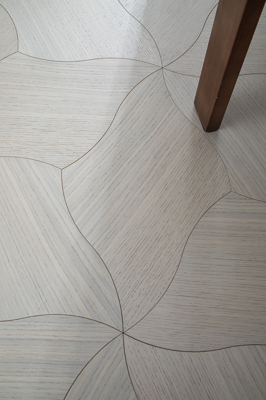 YXPX01 Quatrefoil Contour Art Parquet Full Birch Multi-layer Core Solid Wood Oak Veneer Flush Joint Engineered Flooring
