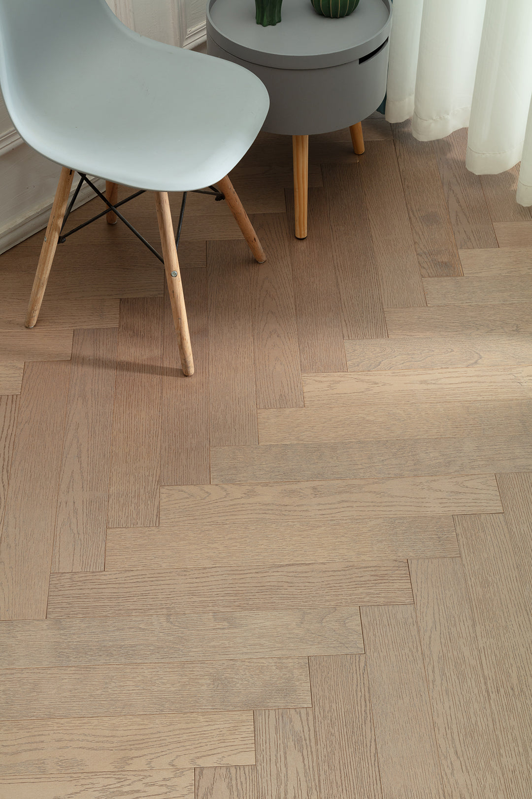 9208 Herringbone Art Parquet Metallic UV Finish Full Birch Multi-layer Core Solid Wood Oak Veneer Brushed Clickblock Joint Engineered Flooring