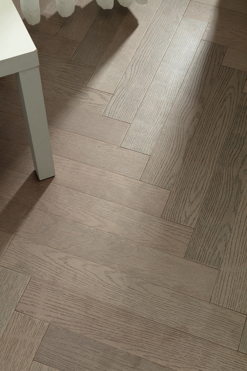 9210 Herringbone Art Parquet Metallic UV Finish Full Birch Multi-layer Core Solid Wood Oak Veneer Brushed Clickblock Joint Engineered Flooring