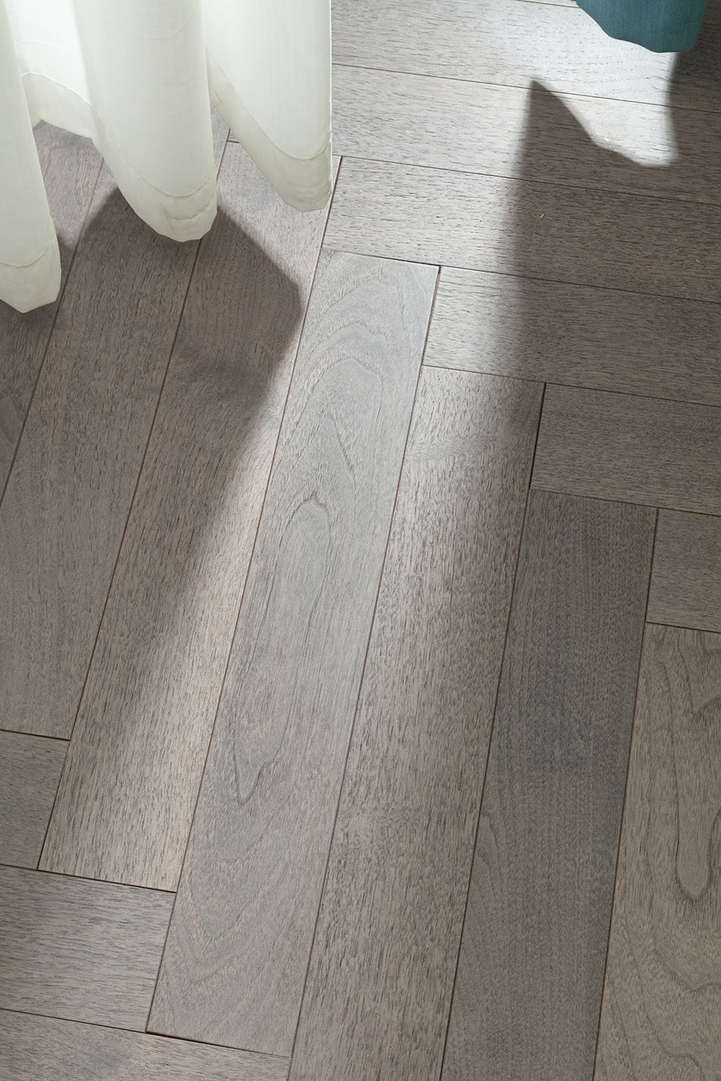 9216 Herringbone Art Parquet  Metallic UV Full Birch Multi-layer Core Solid Wood Black Walnut Veneer Brushed Clickblock Joint Engineered Flooring