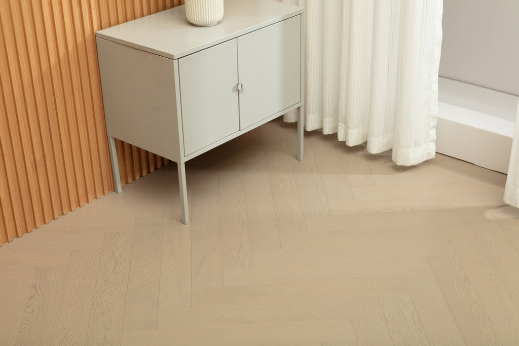 9232 Herringbone Art Parquet Full Birch Multi-layer Core Solid Wood Oak Veneer Clickblock Joint Engineered Flooring
