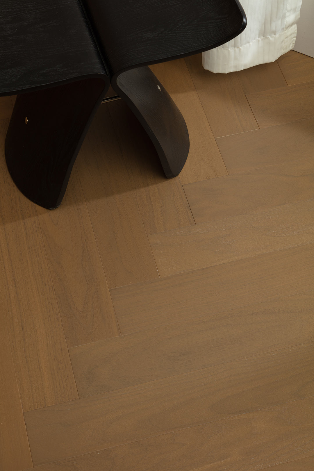 9235 Herringbone Art Parquet Full Birch Multi-layer Core Solid Wood Black Walnut Veneer Clickblock Joint Engineered Flooring