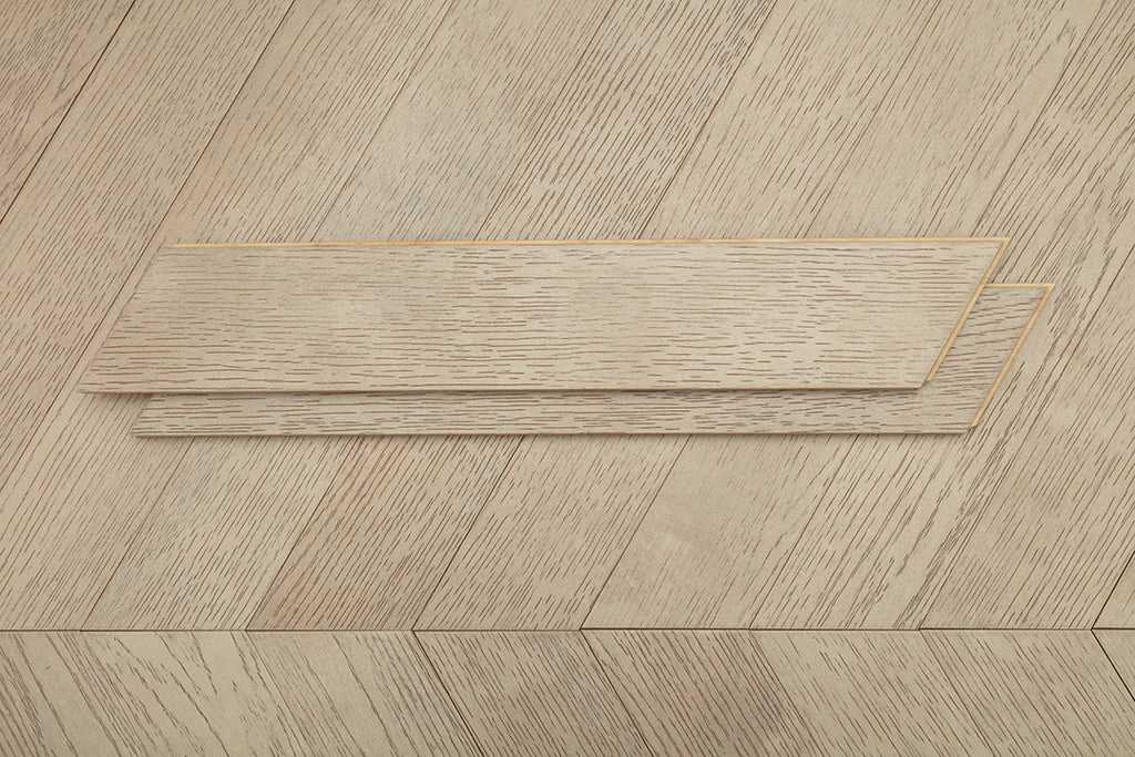 9508 Chevron Art Parquet Metallic UV Finish Full Birch Multi-layer Core Solid Wood Oak Veneer Brushed Engineered Flooring