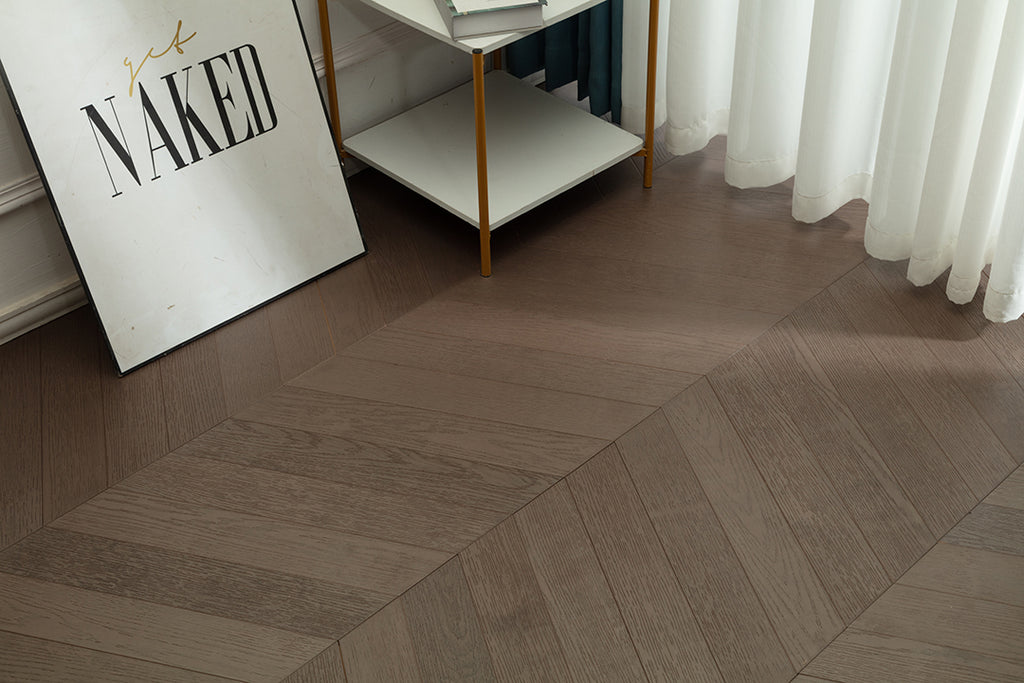 9510 Chevron Art Parquet Metallic UV Finish Full Birch Multi-layer Core Solid Wood Oak Veneer Brushed Engineered Flooring