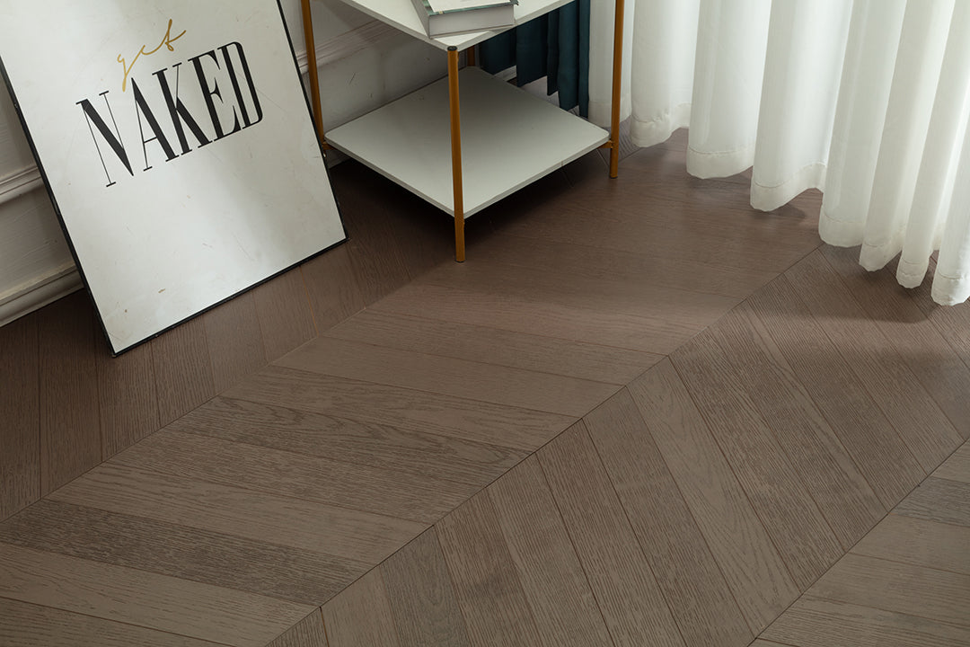 9510 Chevron Art Parquet Metallic UV Finish Full Birch Multi-layer Core Solid Wood Oak Veneer Brushed Engineered Flooring