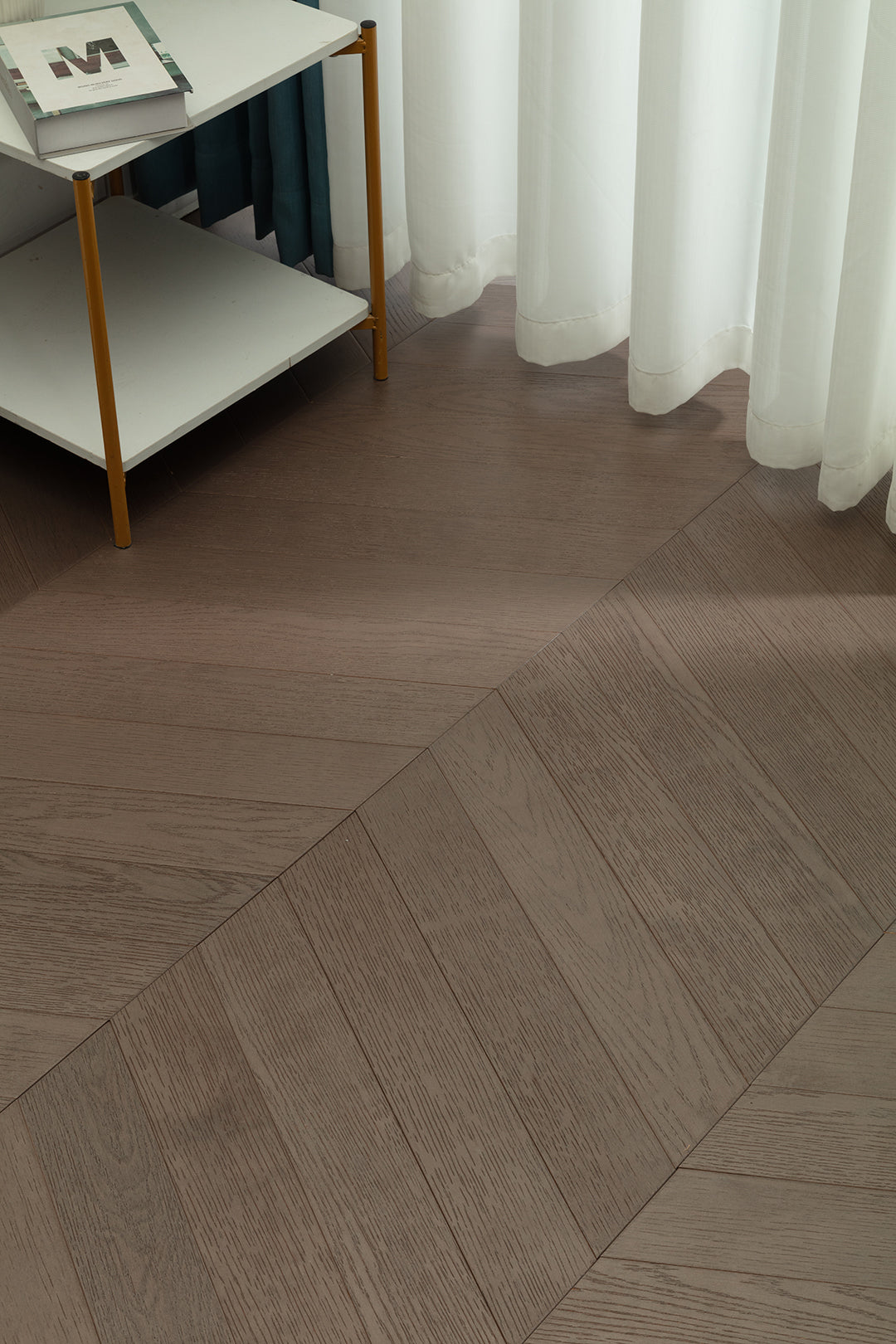 9510 Chevron Art Parquet Metallic UV Finish Full Birch Multi-layer Core Solid Wood Oak Veneer Brushed Engineered Flooring