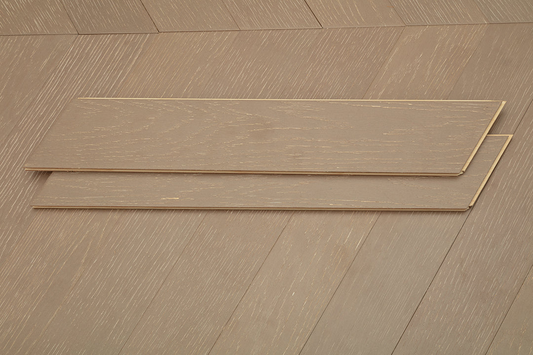 9511 Chevron Art Parquet  Full Birch Multi-layer Core Solid Wood Oak Veneer Brushed Engineered Flooring