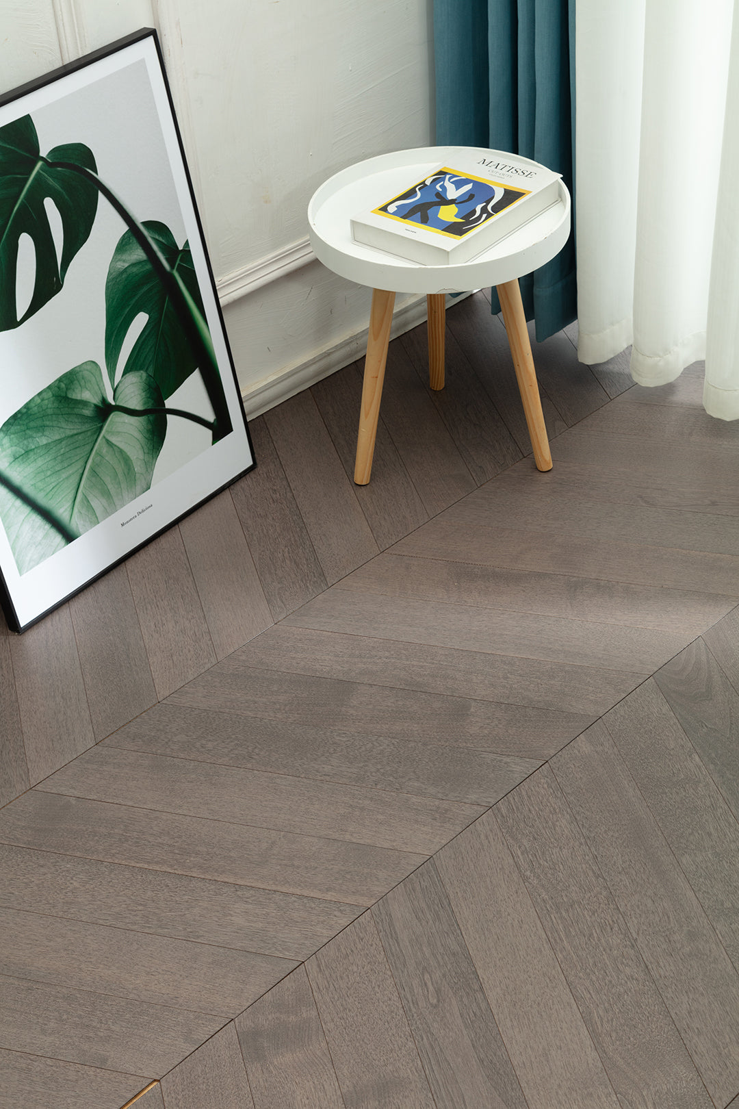 9516 Chevron Art Parquet Metallic UV Finish Full Birch Multi-layer Core Solid Wood Black Walnut Veneer Brushed Engineered Flooring