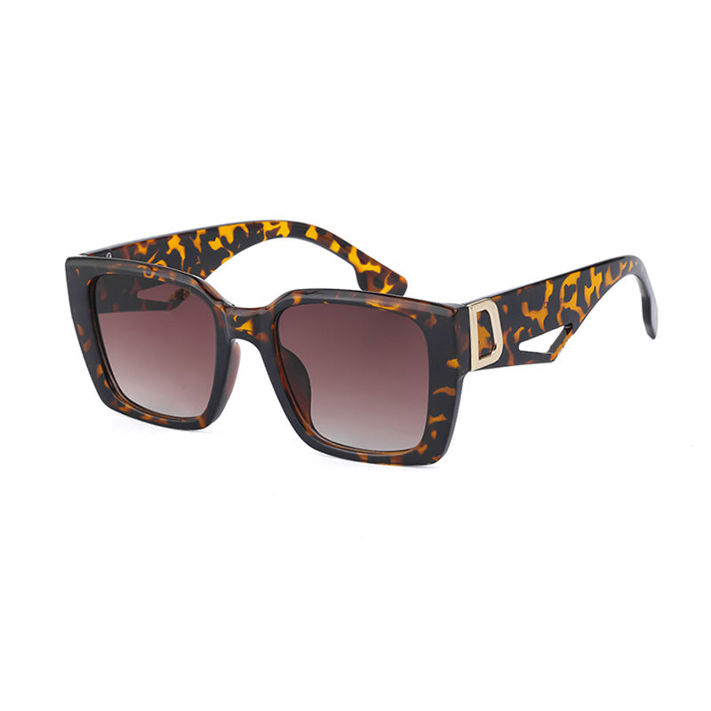 2025New Sunglasses for Women Trendy New European and American Fashion Chain Square Frame Sunglasses for Women Necklace Pendant sunglasses