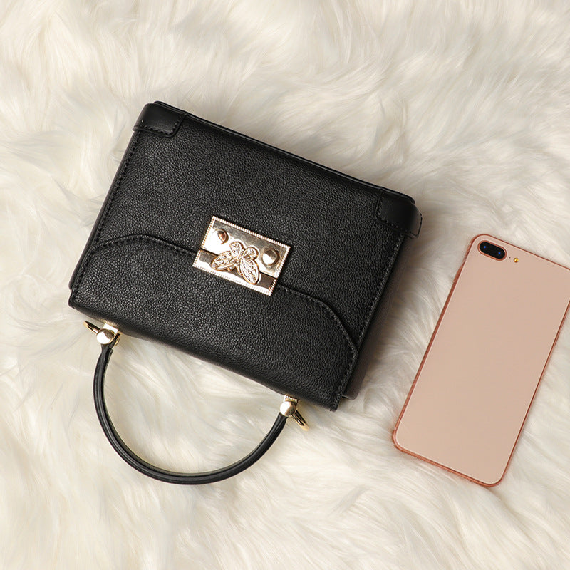 2024New Women's Small Square Bag Fashion Simple Shoulder Crossbody Bag Chain Bag Direct from Manufacturer
