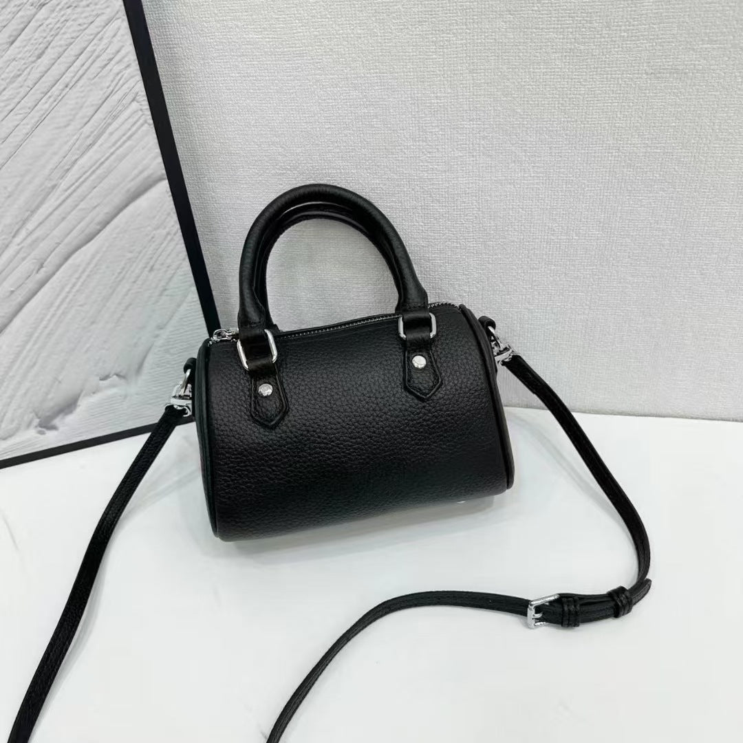 Guangzhou High-Quality Texture Genuine Leather Boston Pillow Bag for Women2024New first-layer cowhide handbag and crossbody bag