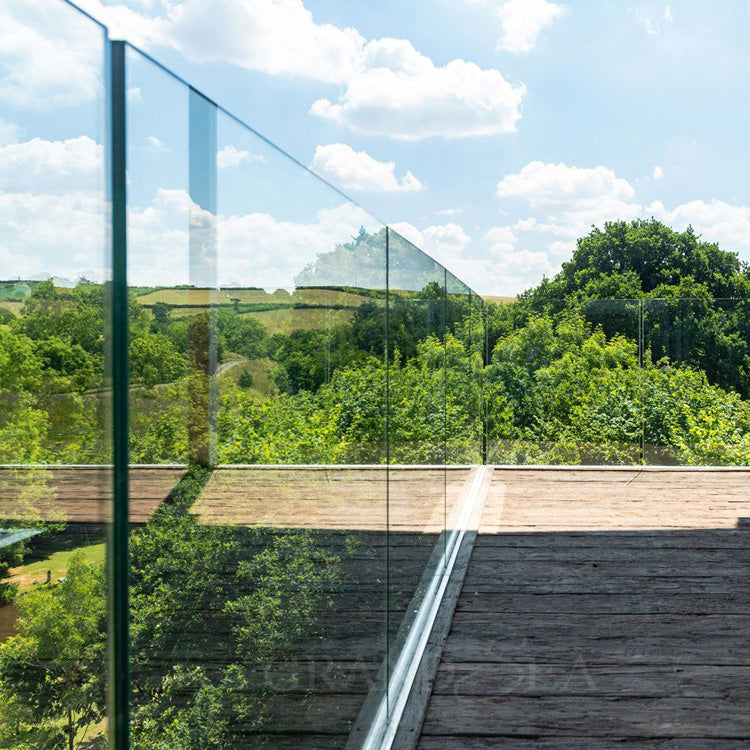 Outdoor Simple Balcony Glass Railing Balustrade Designs for Swimming Pool
