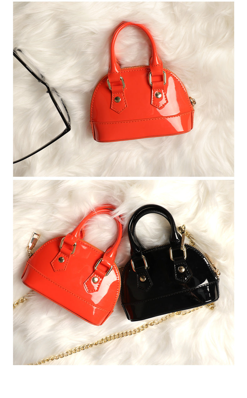 2022New Year's Trendy Fashion Small Bag Women's Shoulder Chain Crossbody Shell Bag