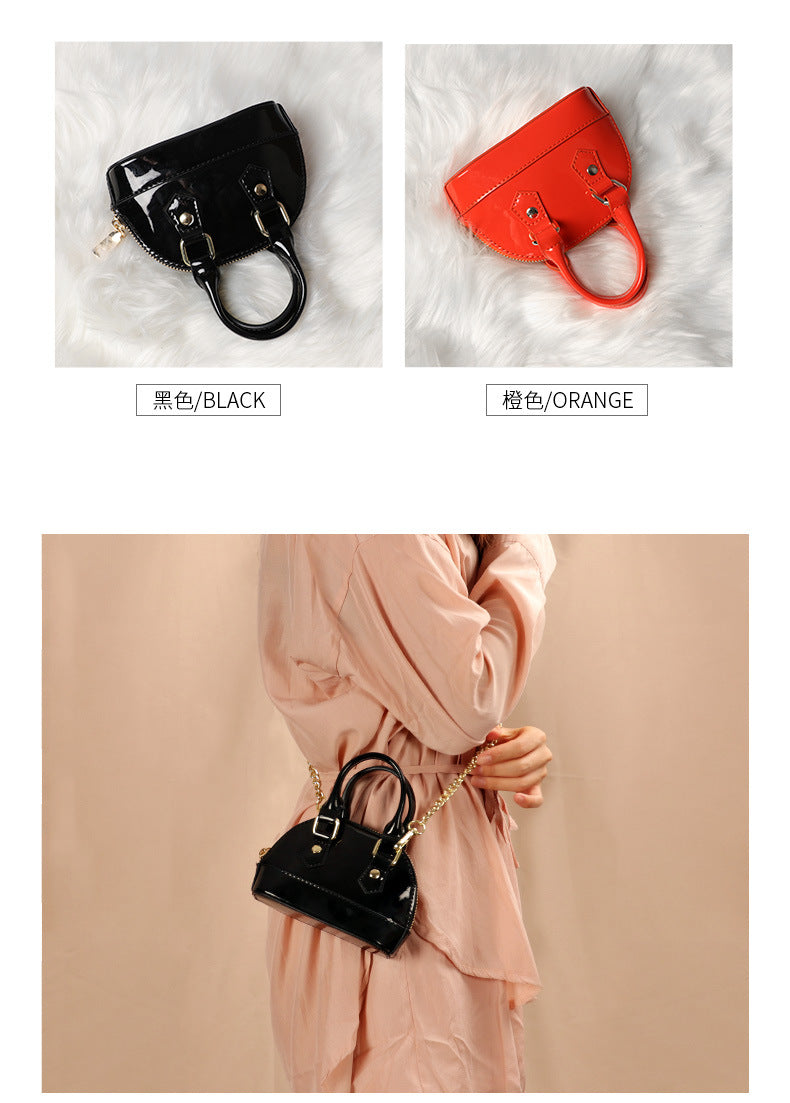 2022New Year's Trendy Fashion Small Bag Women's Shoulder Chain Crossbody Shell Bag