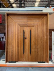 European Luxury House Modern With Long Handle Steel Entrance Door Modern Villa Main Door Front Pivot Doors