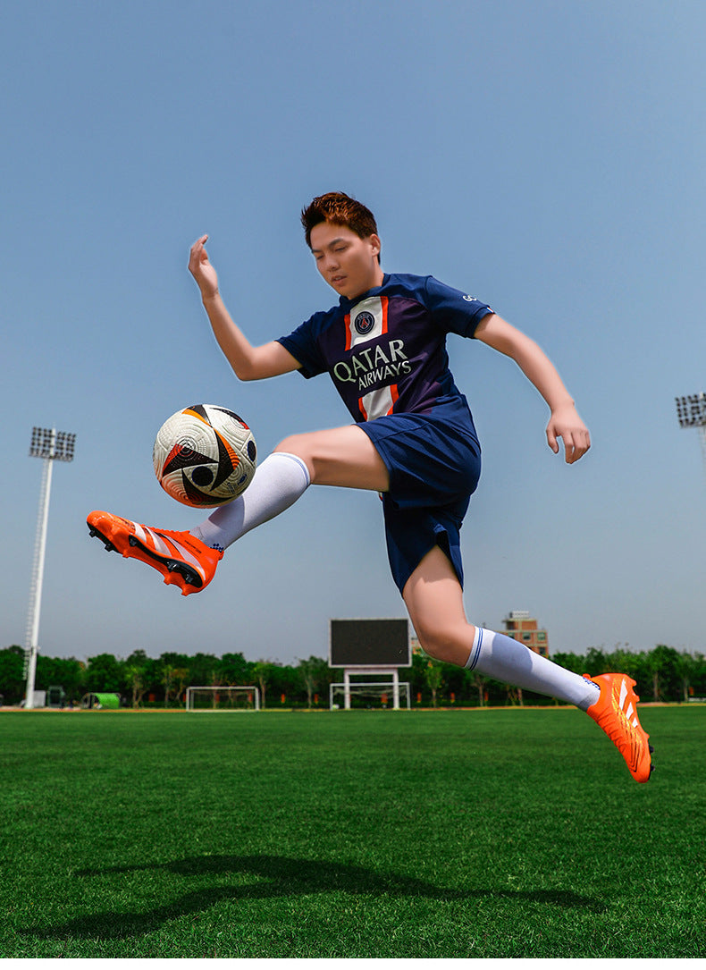 2025New Football Shoes for Men and Women, Youth Students, Fashionable and Comfortable, Long Spikes, Low-top, Factory Direct Sale