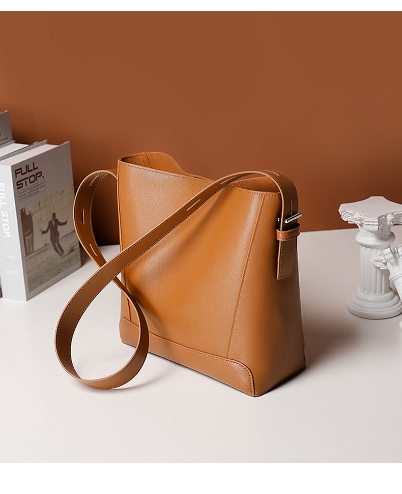 Light Luxury2024New Summer Tote Bag Large Capacity Women's Shoulder Commuter Bag Niche Crossbody Bag