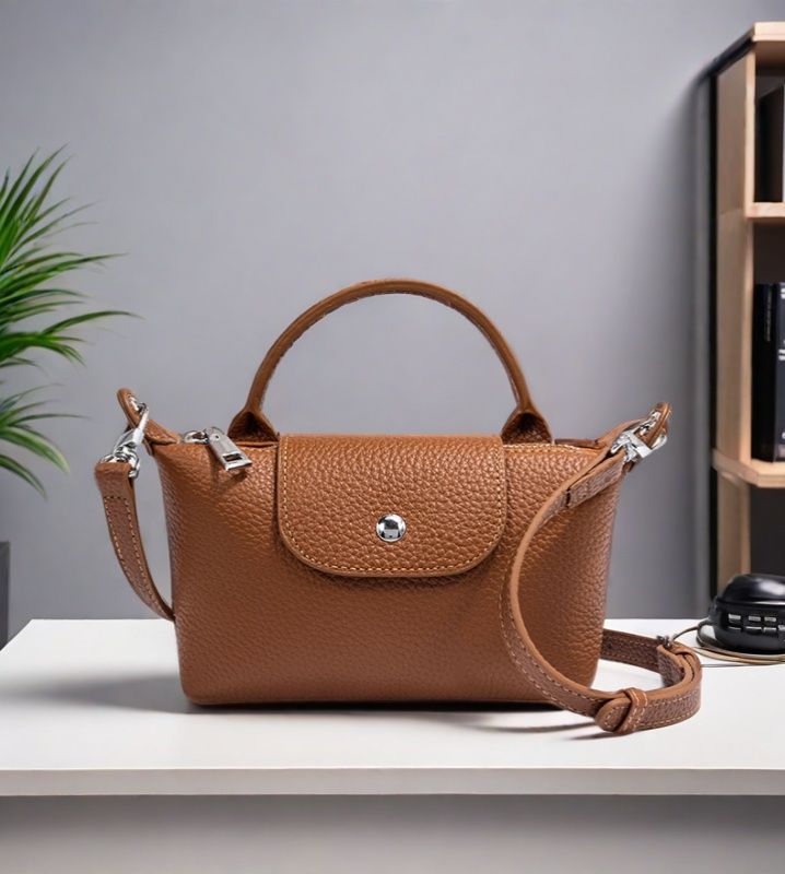 First Layer Cowhide Dumpling Bag Casual Genuine Leather Phone Bag for Women Summer Crossbody Bag Versatile Lightweight Walking Small Bag